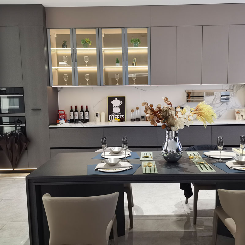 Conas a athraíonn caibinéid seomra bia spásanna baile nua -aimseartha?